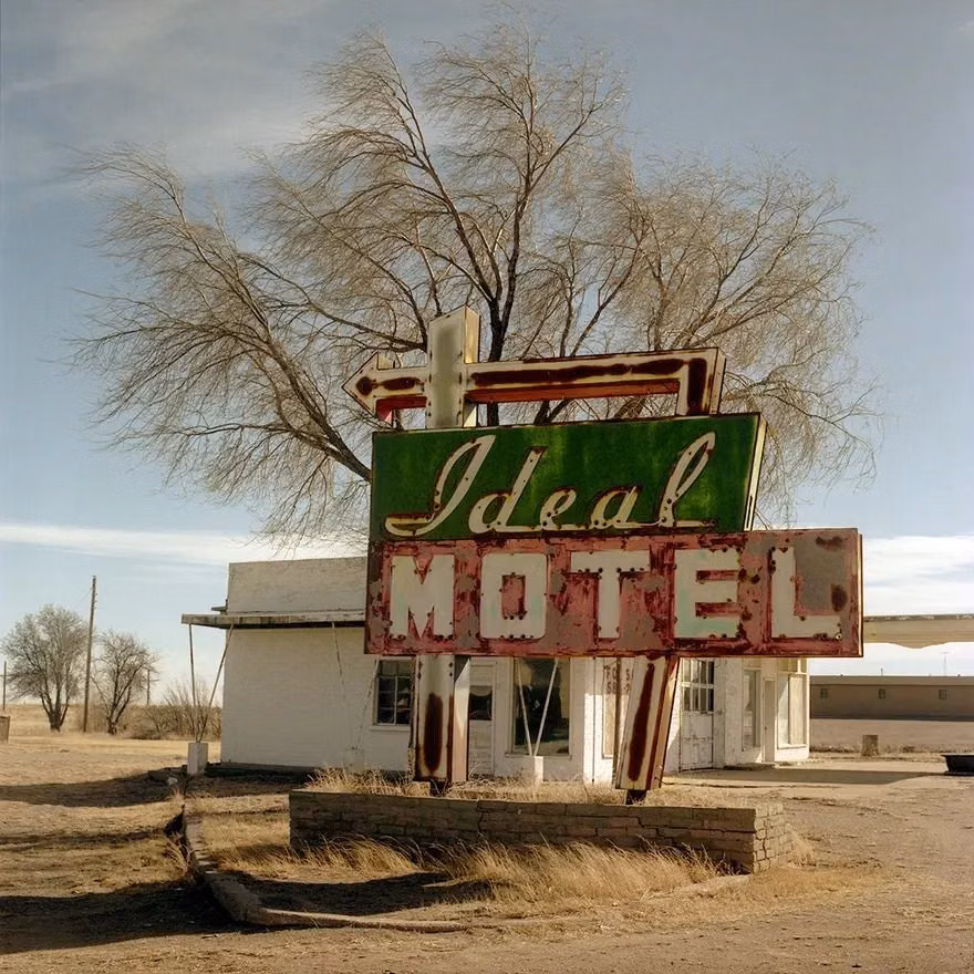 vintage roadside motel sign photograph - Roadside retro: Steve Fitch’s American motel signs – in pictures | Art and design | The Guardian