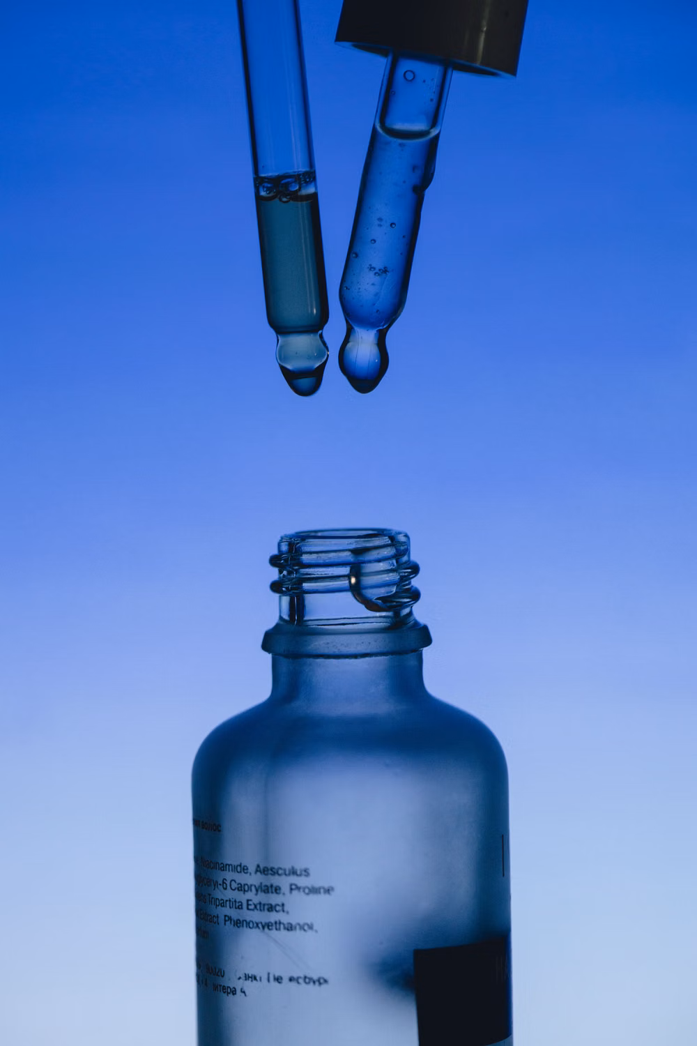translucent blue plastic electronics product photograph - #предметнаясъемка #фотография #каталог