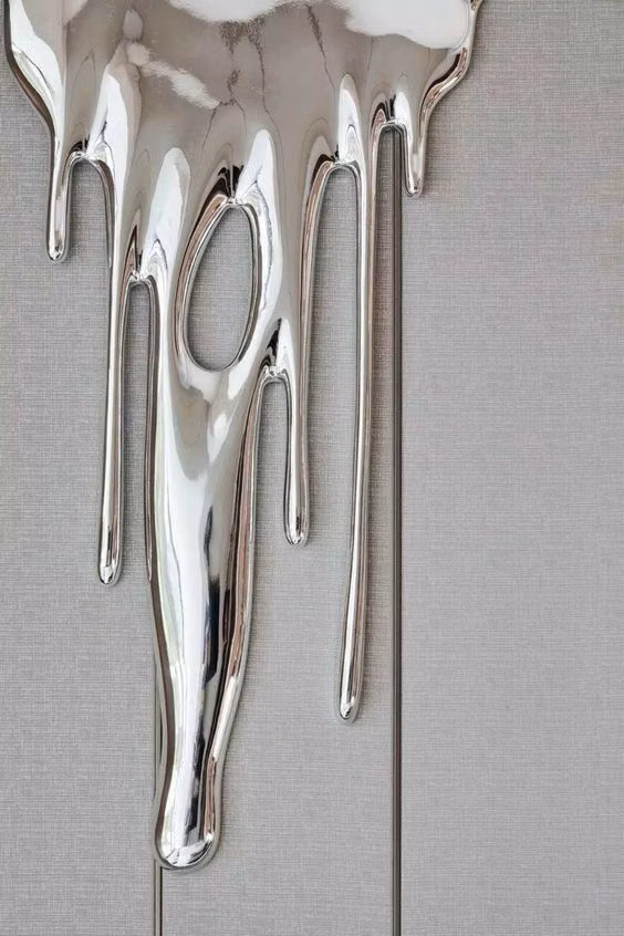 Chrome / Liquid Metal aesthetic -