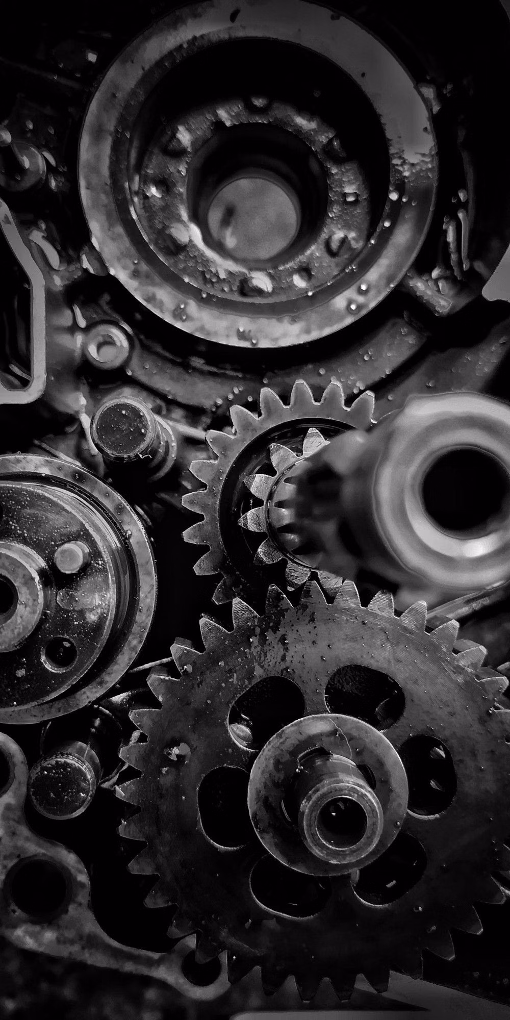 large industrial gears close up photograph -