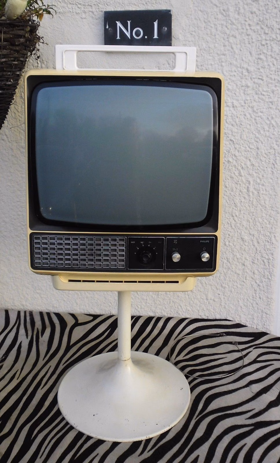 1960s space age television product photograph - 1960S 70s Space Age TV by Phillips on Original Tulip Stand