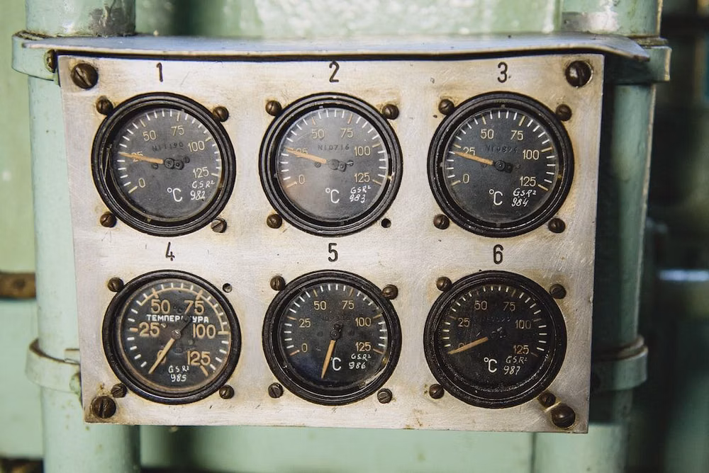 analog aerospace gauge panel close up photograph - Photo By Michal Mrozek | Unsplash #custommotorcycles #ledlighting #classiccar #motorenespañol #largemouthbassfishing