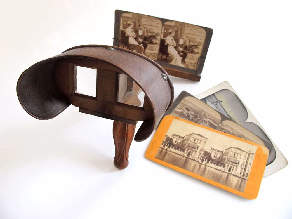 vintage stereoscopic viewer photograph - USA 1838 – Stereoscopes had spread across America until the 1930s. Then stereoscope production declined, likely due to the new interest in motion pictures. However, the stereoscope paved the way for other forms of three-dimensional media to offer viewers something that no ordinary photograph or movie can offer, namely a sense of depth and image realism.