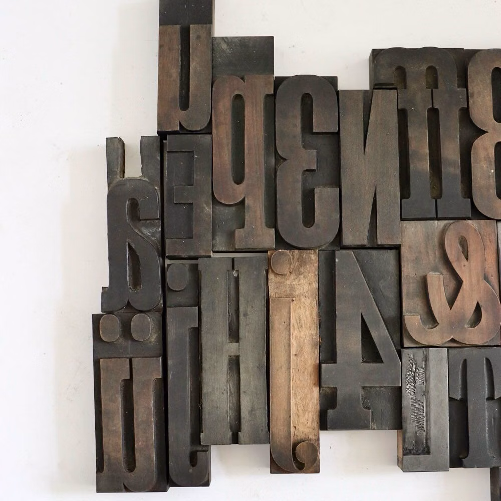metal letterpress alphabet type blocks in printer tray photograph - We have found a few more vintage printers blocks, all available online now! 🖤 // #vintageprintersblocks #printersletters #print #printersnumbers #type #typography #owlandtheelephant