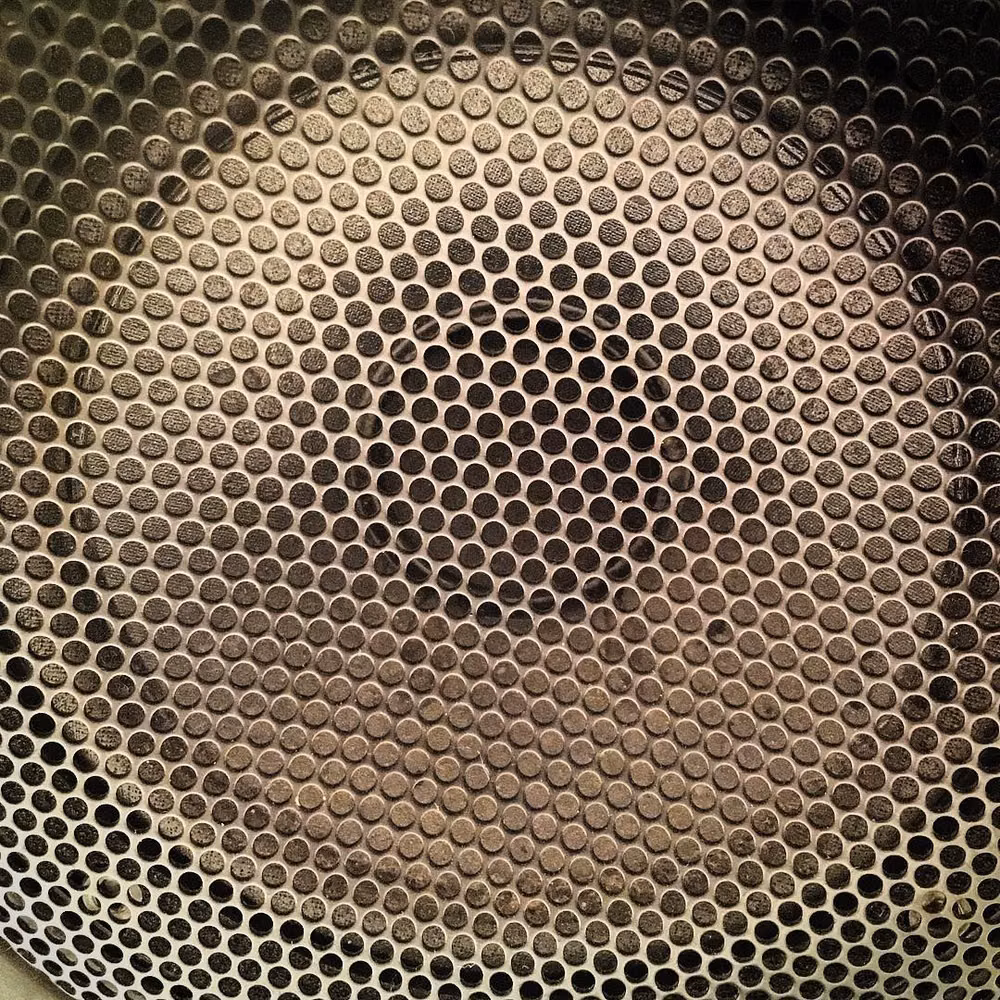 metal speaker grille texture close up photograph - #speaker #audio #yamaha #macro #pattern #texture #stereo #productdesign #photo #photographie #grill